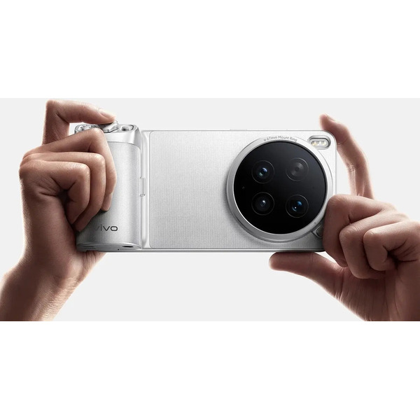 Телефон vivo X300 Ultra V2562 16GB/512GB (черный, с набором для видео-фотосъемок)